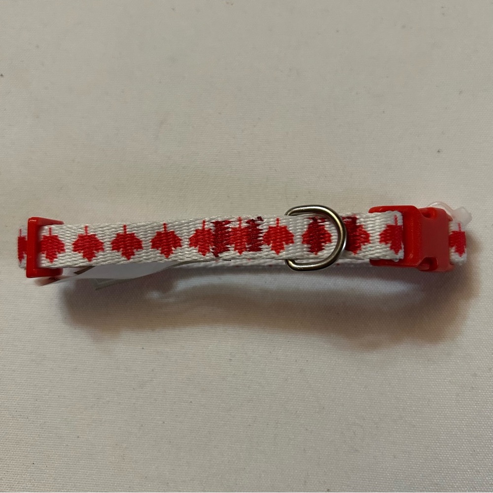 XS 🇨🇦 Canada Dog Collar